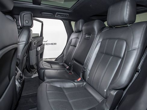 Used 2018 Land Rover Range Rover Sport HSE AWD/4WD image 14