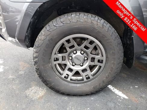 Used 2020 Toyota 4Runner Venture w/ Moonroof Package image 31