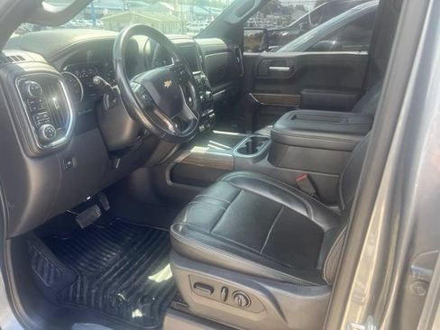 Used 2020 Chevrolet Silverado 1500 High Country w/ Technology Package AWD/4WD image 39