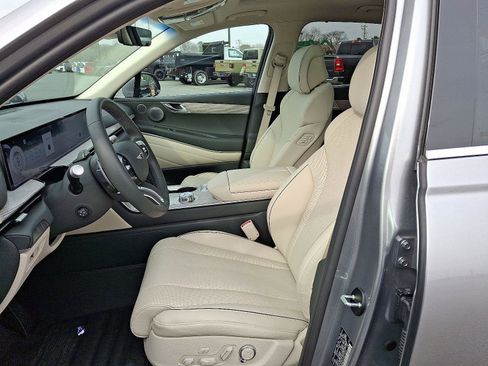 Used 2025 Genesis GV80 3.5T Advanced image 13