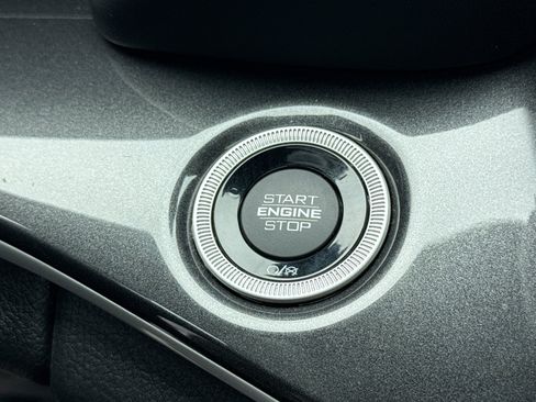 Used 2023 Jeep Grand Cherokee Altitude AWD/4WD image 21