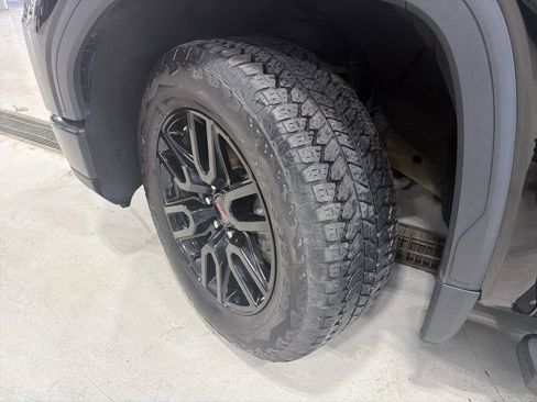 Used 2022 GMC Sierra 1500 Elevation w/ Elevation Premium Package AWD/4WD image 8