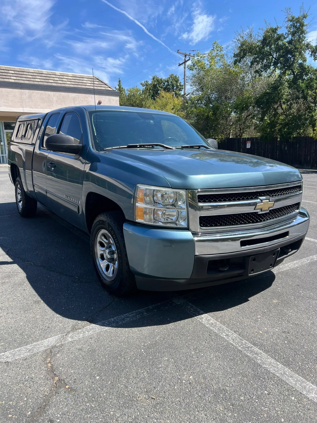 Used 2009 Chevrolet Silverado 1500 LT RWD image 3