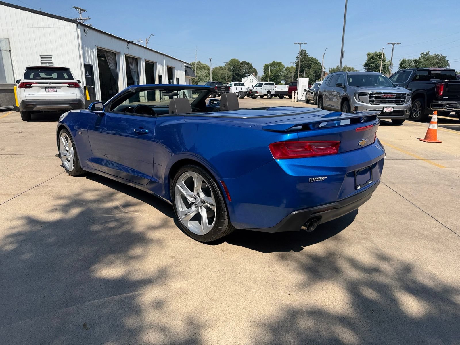 Used 2018 Chevrolet Camaro LT RWD image 27