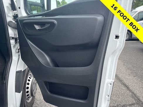 Used 2021 Freightliner Sprinter 3500 RWD image 18