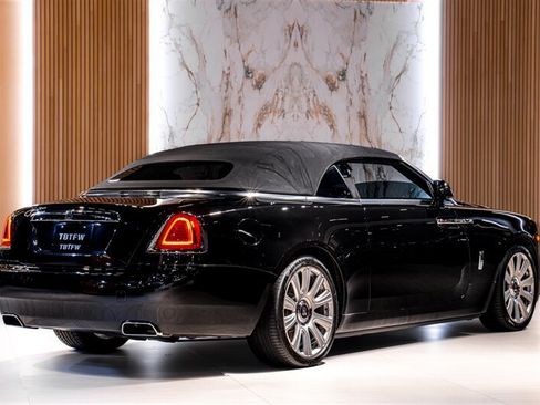 Used 2016 Rolls-Royce Dawn RWD image 6