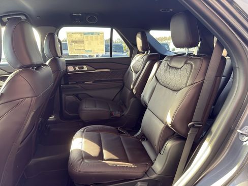 New 2026 Ford Explorer Platinum image 25
