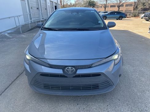 Used 2023 Toyota Corolla LE image 2