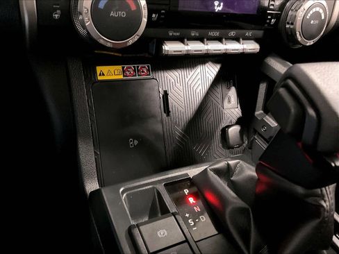 Used 2025 Toyota 4Runner TRD Off-Road Premium AWD/4WD image 27