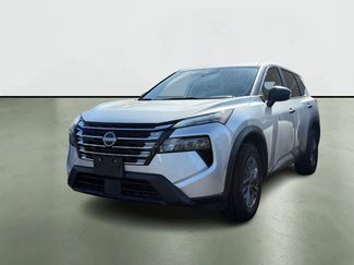 Used 2024 Nissan Rogue S video 2