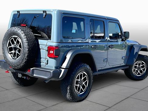 Used 2025 Jeep Wrangler Unlimited Rubicon w/ Convenience Group image 13