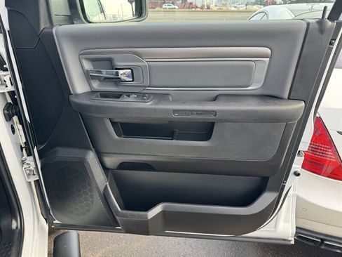 Used 2022 RAM 1500 Classic SLT w/ Electronics Group image 29