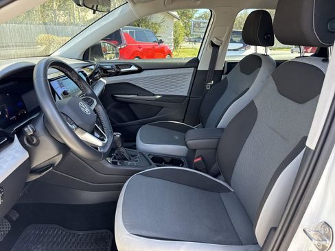 Used 2023 Volkswagen Taos S image 9