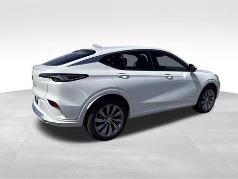 New 2026 Buick Envista Avenir image 2