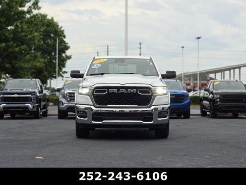 Used 2025 RAM 1500 Big Horn AWD/4WD image 2