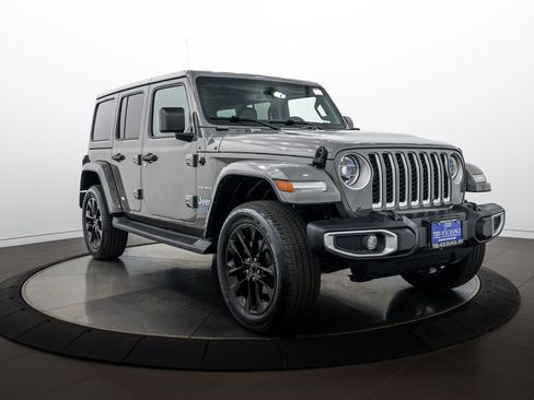 Used 2021 Jeep Wrangler Unlimited Sahara w/ Cold Weather Group AWD/4WD image 2