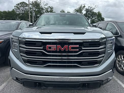 Used 2023 GMC Sierra 1500 SLT w/ SLT Premium Package AWD/4WD image 2