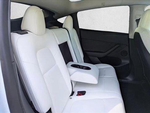 Used 2022 Tesla Model Y Performance image 20