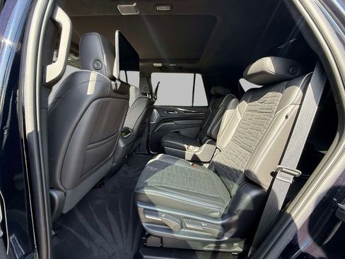 Used 2023 Cadillac Escalade Sport Platinum AWD/4WD image 19
