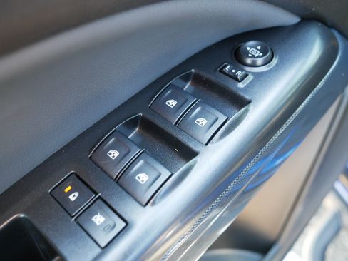 Used 2018 Chevrolet Colorado Z71 AWD/4WD image 19