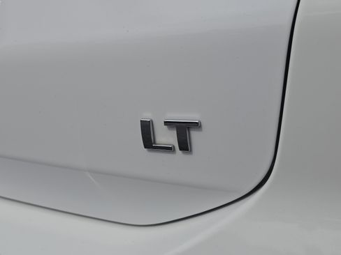 Used 2024 Chevrolet Equinox LT FWD image 39