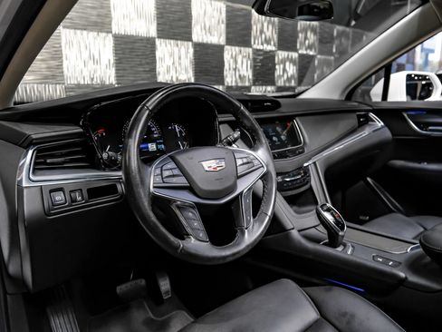 Used 2019 Cadillac XT5 Premium Luxury FWD image 3