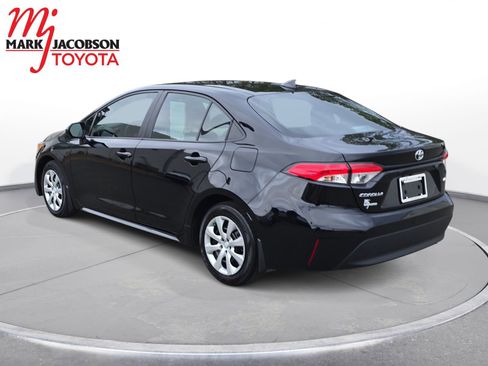 Used 2025 Toyota Corolla LE image 13