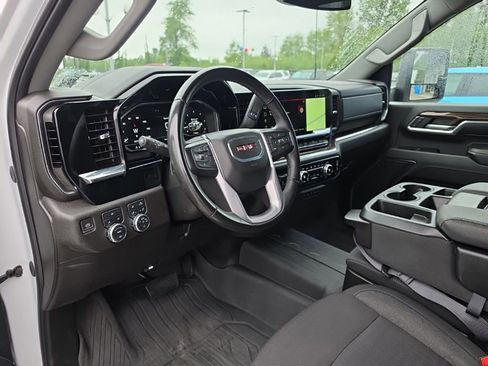 Used 2024 GMC Sierra 3500 SLE AWD/4WD image 10