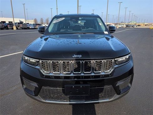 Used 2022 Jeep Grand Cherokee Laredo w/ Luxury Tech Group I image 2