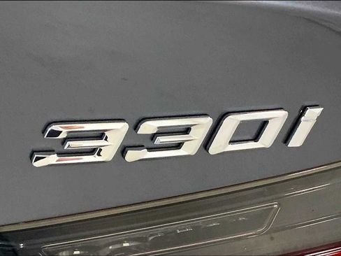 Used 2019 BMW 330i xDrive Sedan w/ Convenience Package image 9