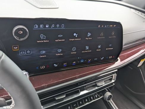 New 2026 Chevrolet Traverse Z71 w/ Enhanced Driving Package AWD/4WD image 9