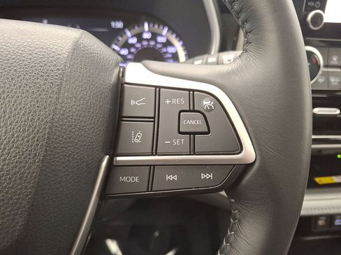 Certified 2023 Toyota Highlander XLE image 18