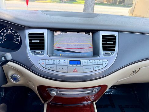 Used 2012 Hyundai Genesis 3.8 w/ Premium Pkg RWD image 7