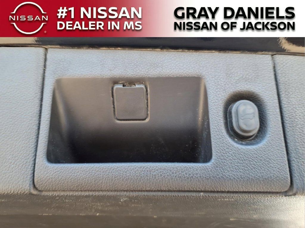 Used 2018 GMC Yukon Denali AWD/4WD image 9