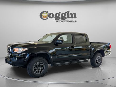 Used 2018 Toyota Tacoma SR5 RWD image 1