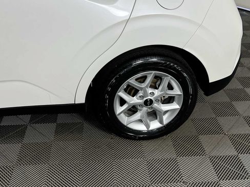 Used 2025 Kia Soul LX w/ LX Technology Package FWD image 29