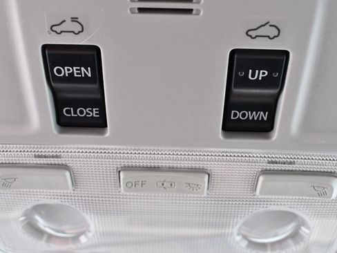 Used 2014 Toyota RAV4 XLE FWD image 33