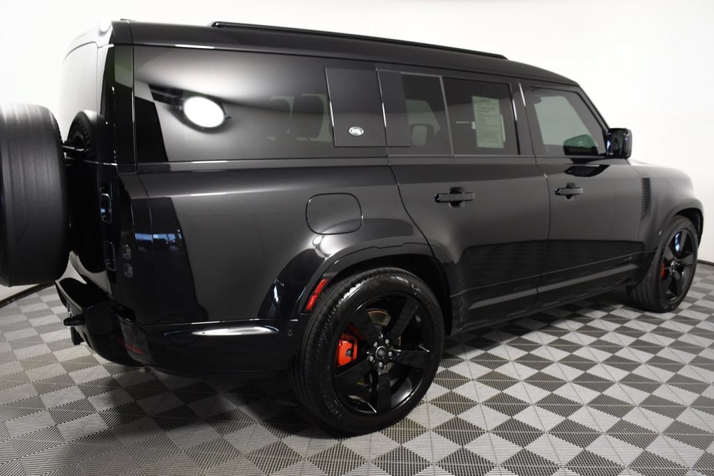 Used 2024 Land Rover Defender 130 X AWD/4WD image 7