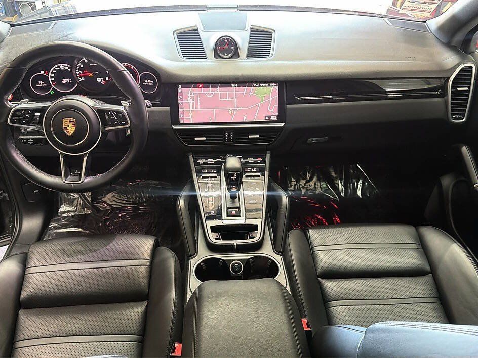 Used 2019 Porsche Cayenne AWD/4WD image 9