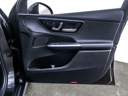 Certified 2025 Mercedes-Benz GLC 300 image 25