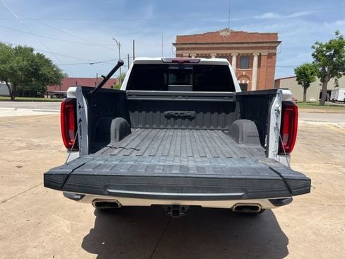 Used 2024 GMC Sierra 1500 AT4 w/ Technology Package AWD/4WD image 13