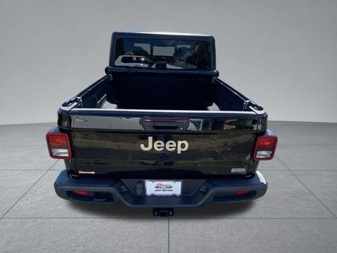 Used 2021 Jeep Gladiator Overland w/ Popular Equipment Package AWD/4WD image 12