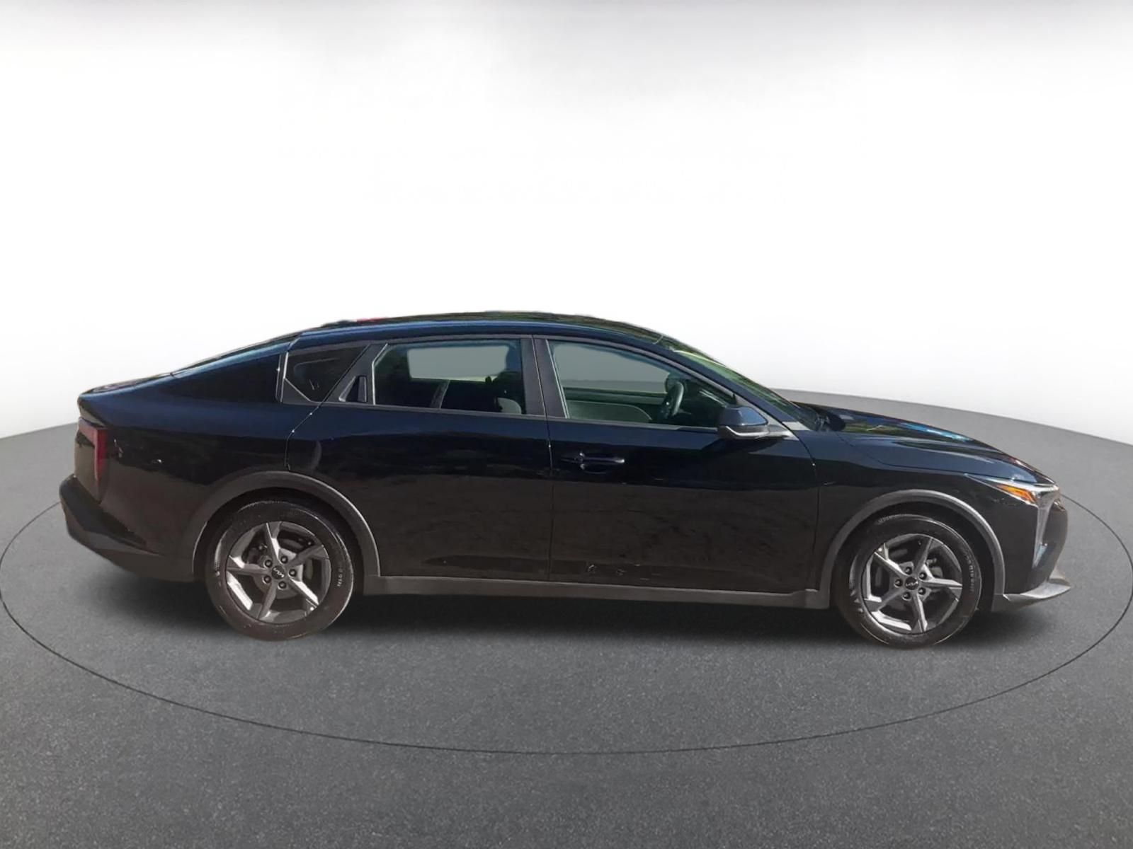 Used 2025 Kia K4 FWD image 15