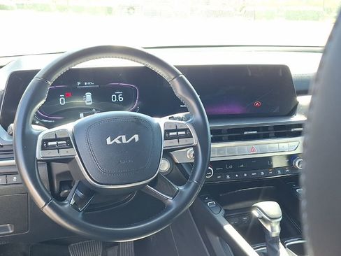 Used 2025 Kia Telluride S FWD image 4