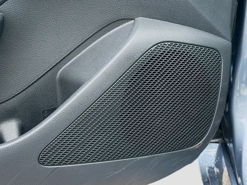 Used 2025 Toyota Corolla LE image 22