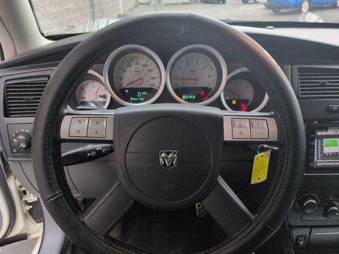 Used 2005 Dodge Magnum R/T w/ Convenience Group II image 12