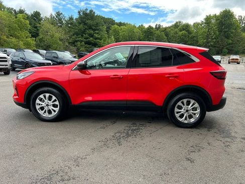 Used 2024 Ford Escape Active AWD/4WD image 3