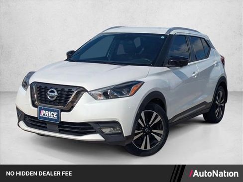 Used 2020 Nissan Kicks SR w/ SR Premium Package FWD image 1