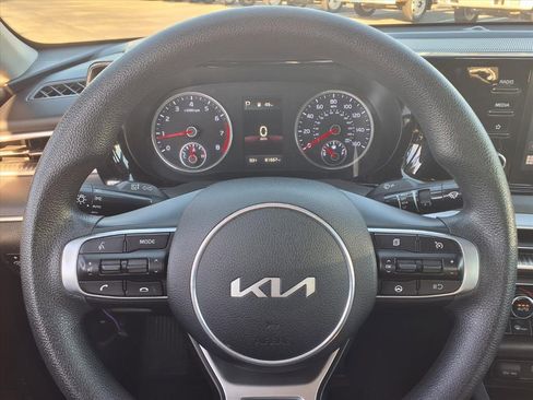 Used 2022 Kia K5 LXS image 22