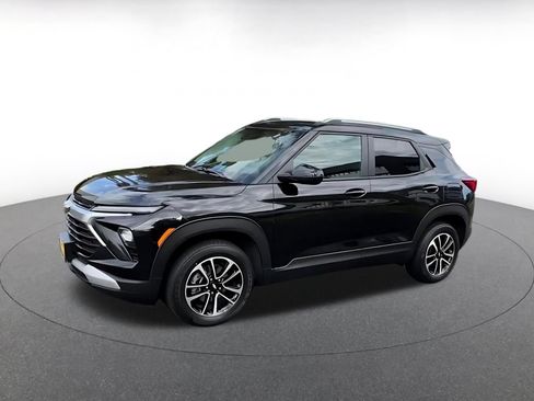 Used 2025 Chevrolet TrailBlazer LT w/ Driver Confidence Package AWD/4WD image 8